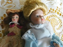 2 porcelain blue tops